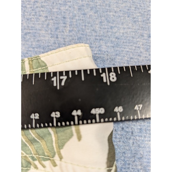 Mossimo Supply Co Mens Board Shorts Size 36 Green Floral Tropical Swim Trunks - Picture 8 of 8